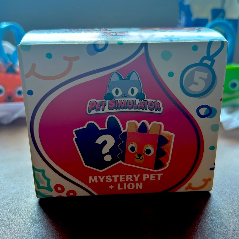 Pet Simulator Lion McDonald’s happy meal toy and Mystery Pet